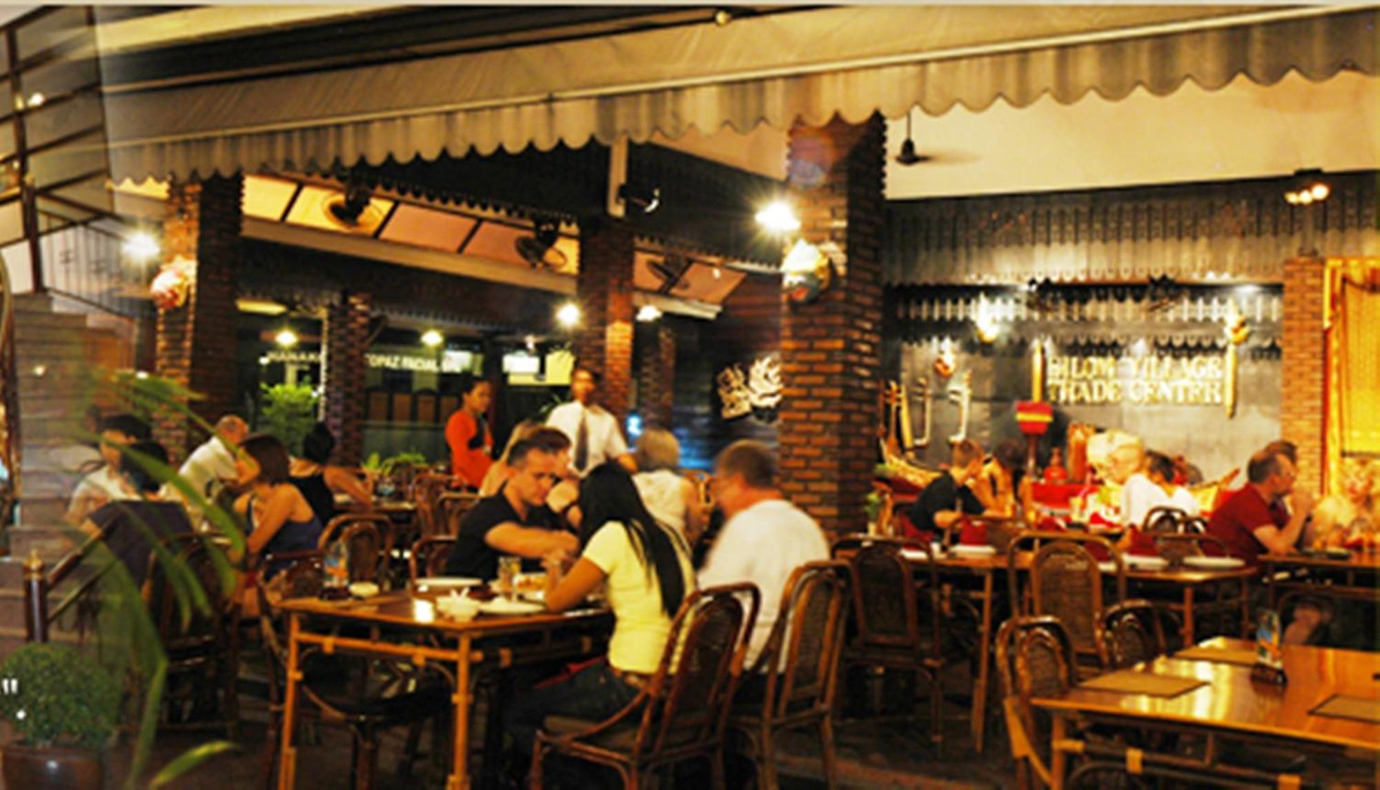 Silom Village Inn Bangkok Exterior photo