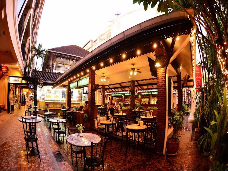 Silom Village Inn Bangkok Exterior photo