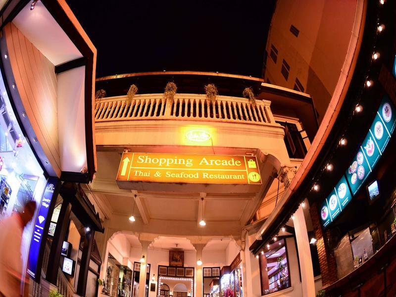 Silom Village Inn Bangkok Exterior photo