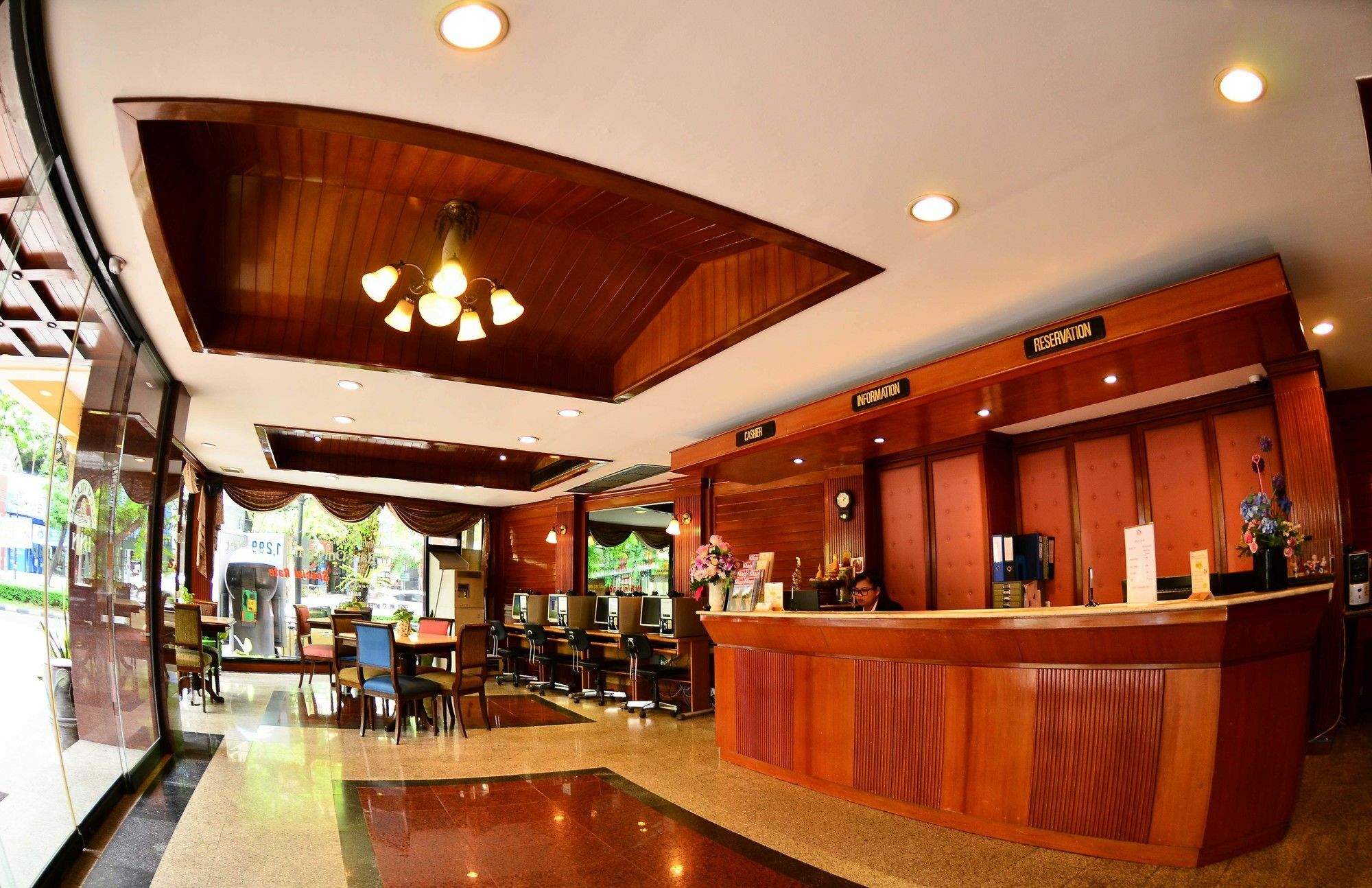 Silom Village Inn Bangkok Exterior photo
